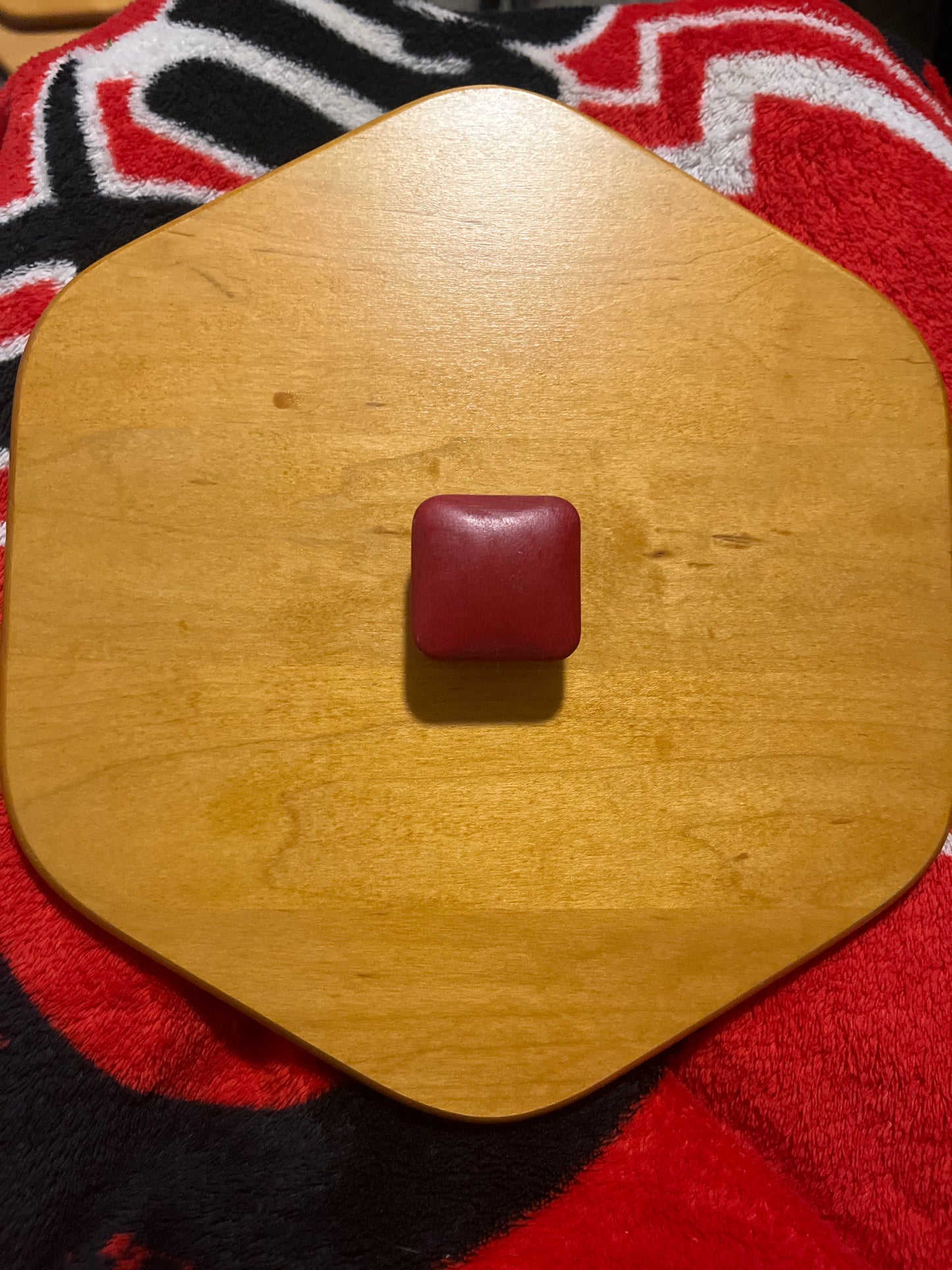 Longaberger Hexagon Basket Lid – 8” – Red Knob