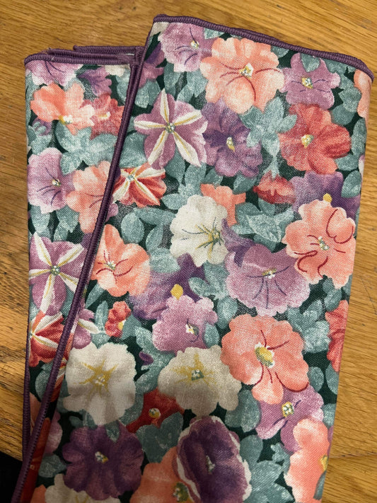 Longaberger Set of Napkins in Petunia