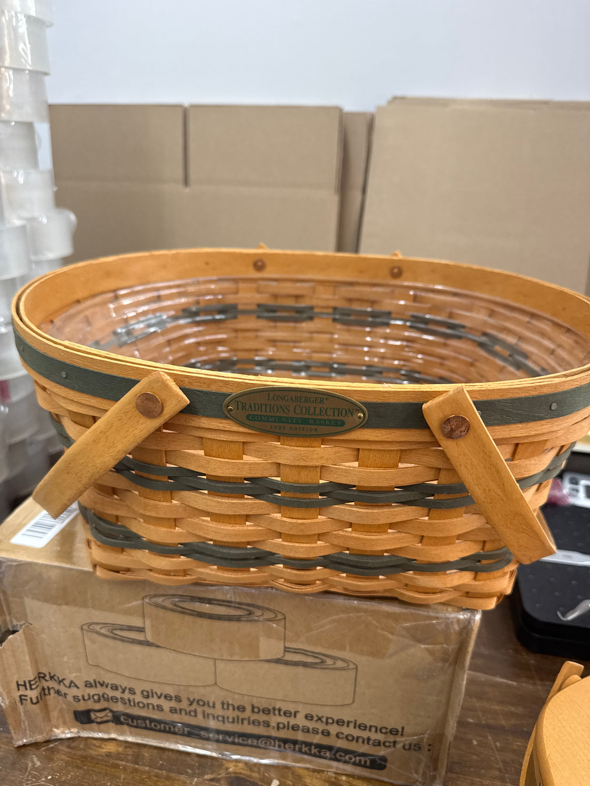 Longaberger traditions collection 1996 community basket with protector