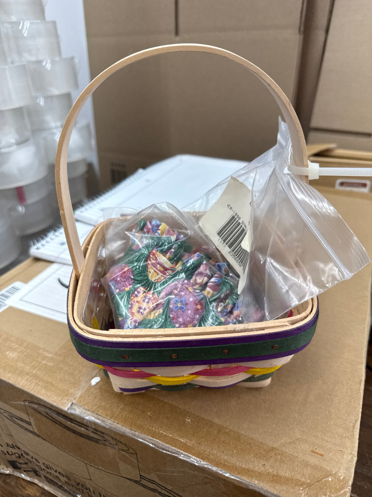 Longaberger 1998 Easter basket with liner and protector