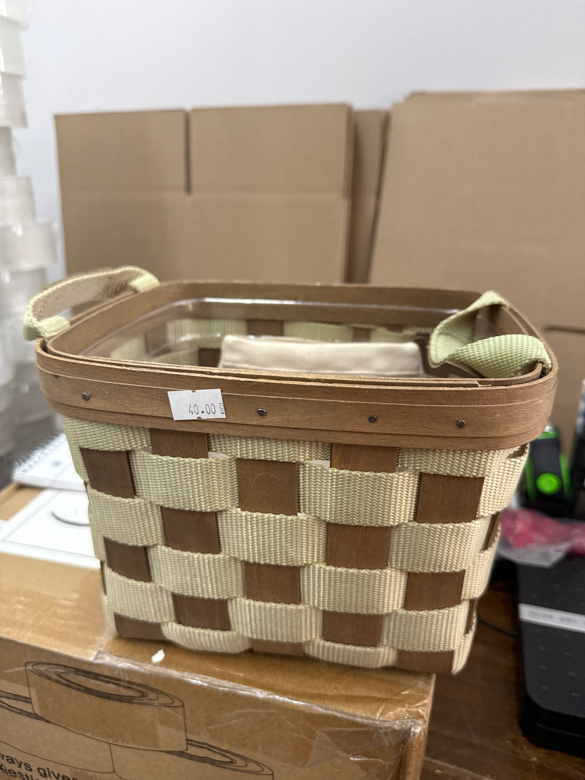 Longaberger to go tote with protector