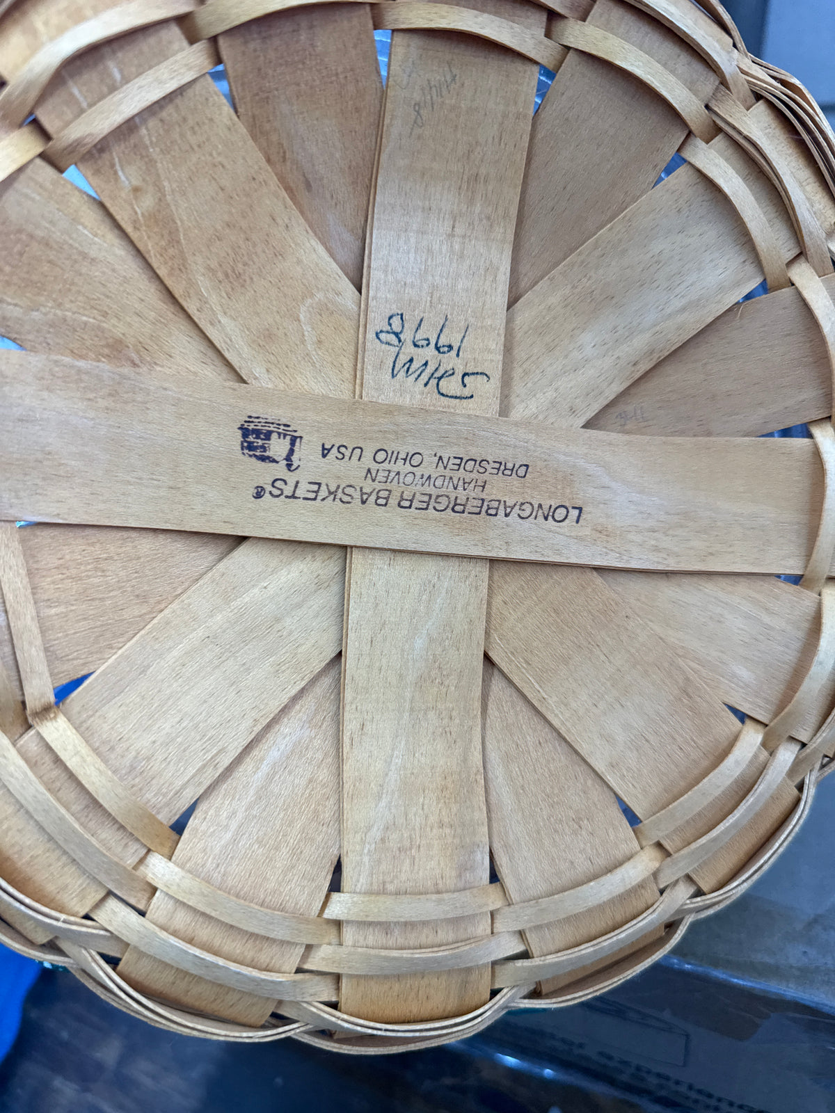 Longaberger darning basket with protector and garter