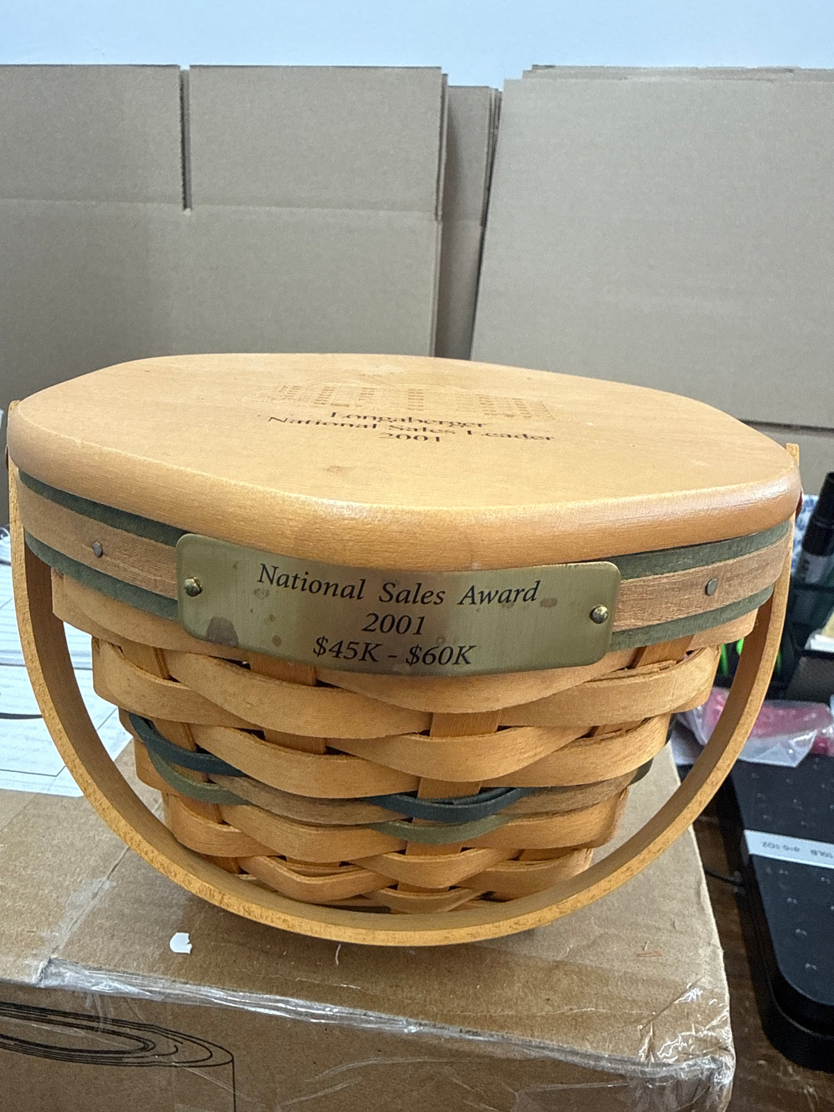 Longaberger sales award basket with lid