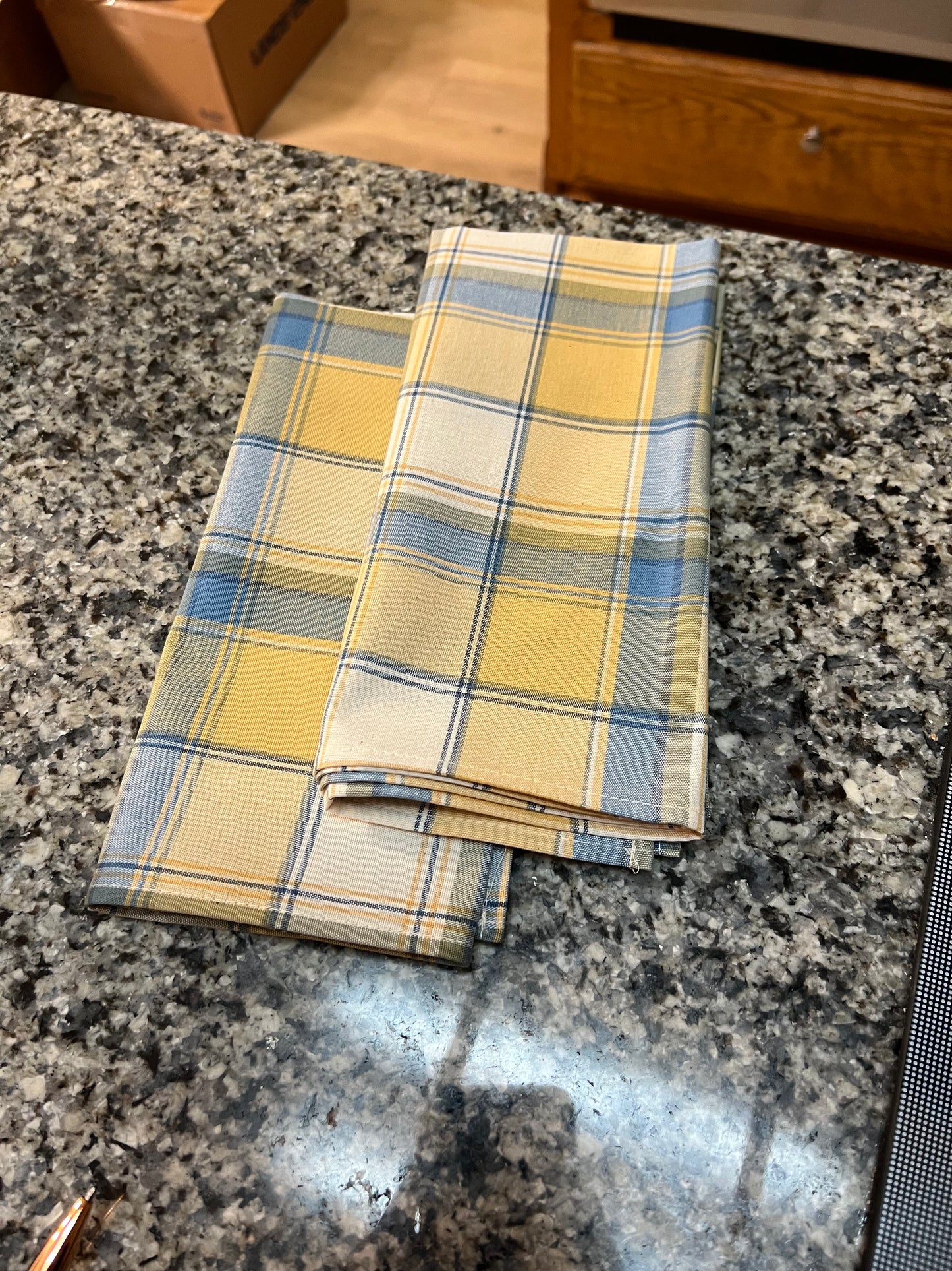 Longaberger pair of napkins in cornflower plaid