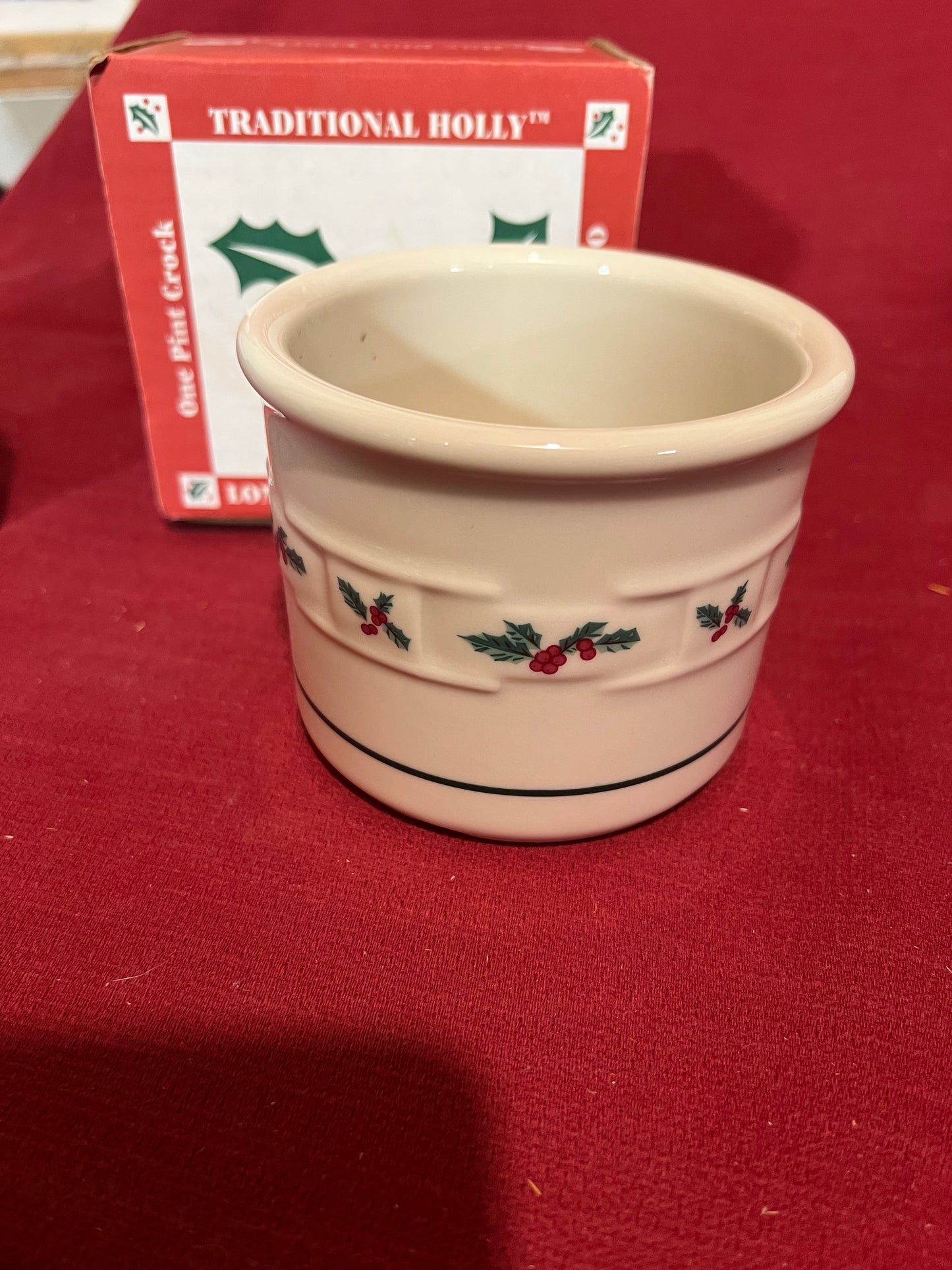 Longaberger traditional Holly one pint Croc