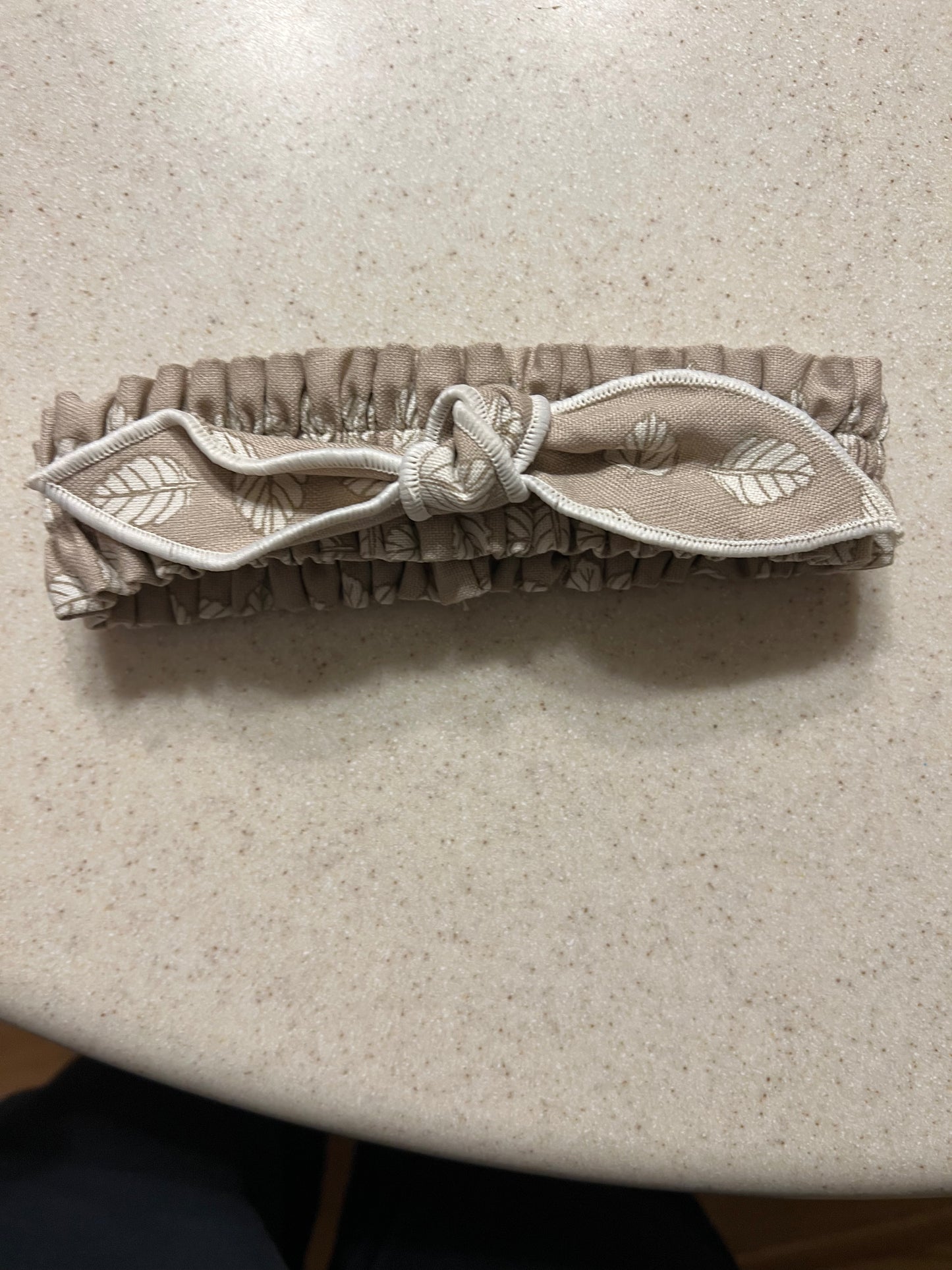 Longaberger Small garter in stone leaf