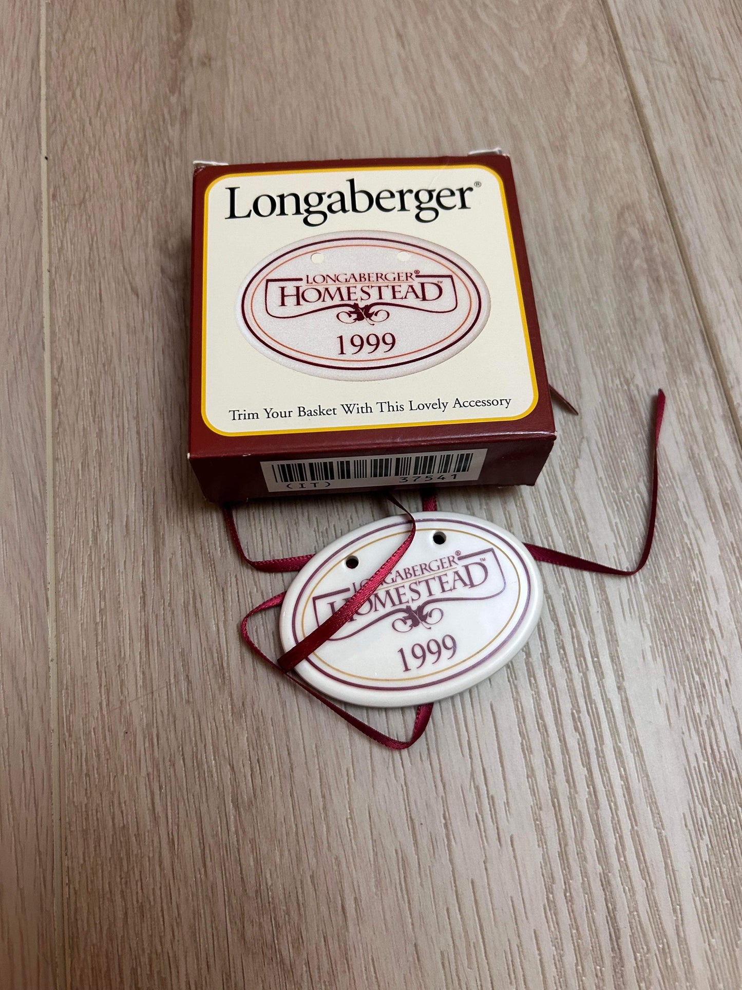 Longaberger 1999 Homestead (red) Tie On