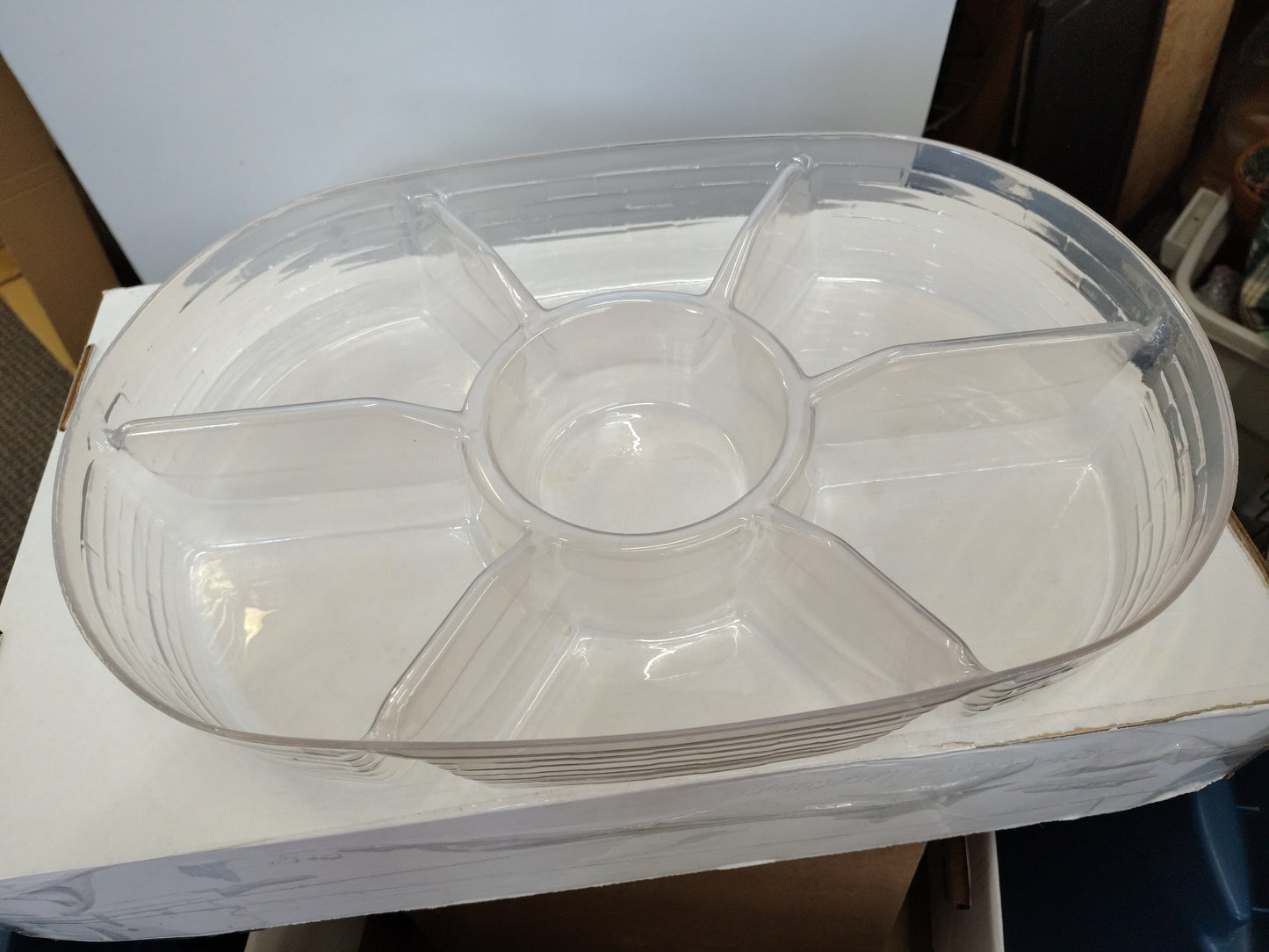 # 49727 Generosity Basket 7 Section Divided Top Plastic Protector