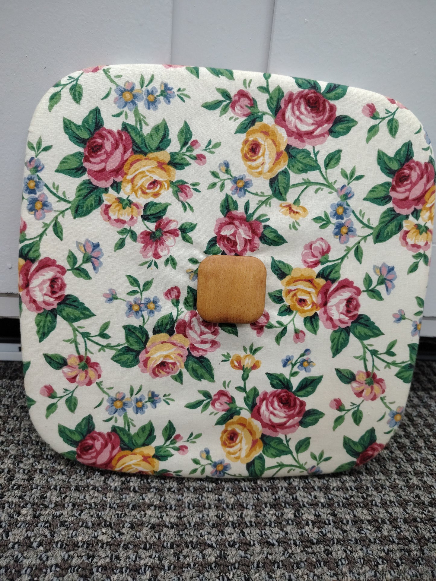 Pie or cake Longaberger lid in Garden Splendor
