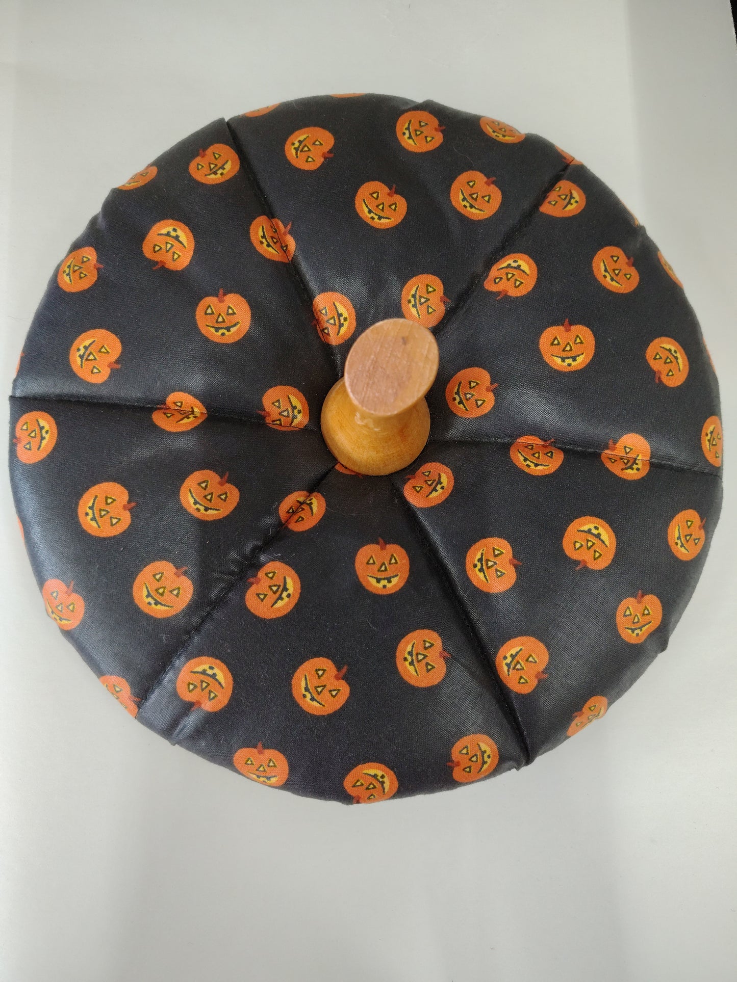 Longaberger 9.5"  round lid - Halloween