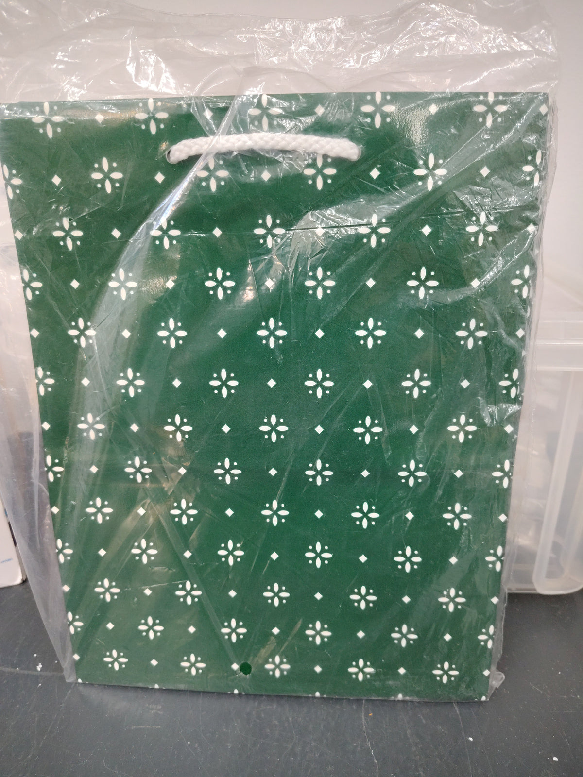 Longaberger pack of 5 Heritage green gift bag 8x10