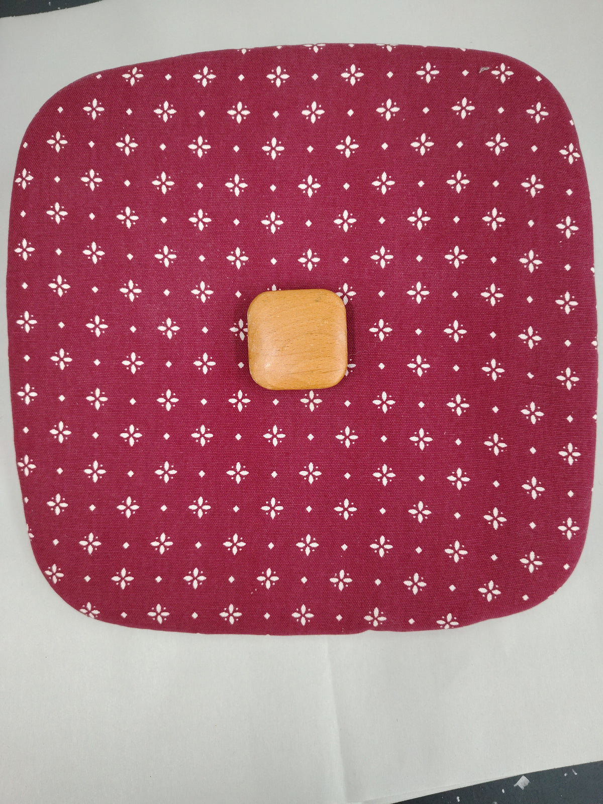 Longaberger 12.5x12.5" fabric lid in Traditional Red