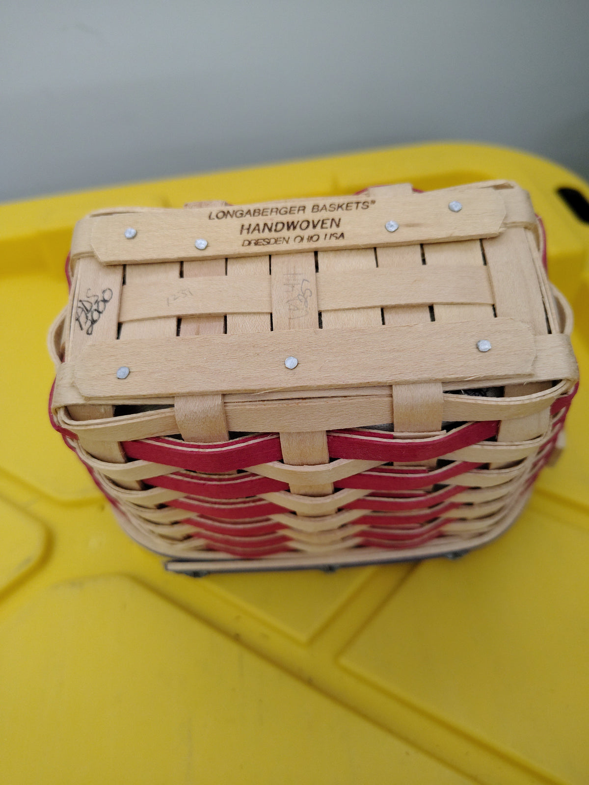 Longaberger hostess appreciation 2001 basket with liner, protector and tie on