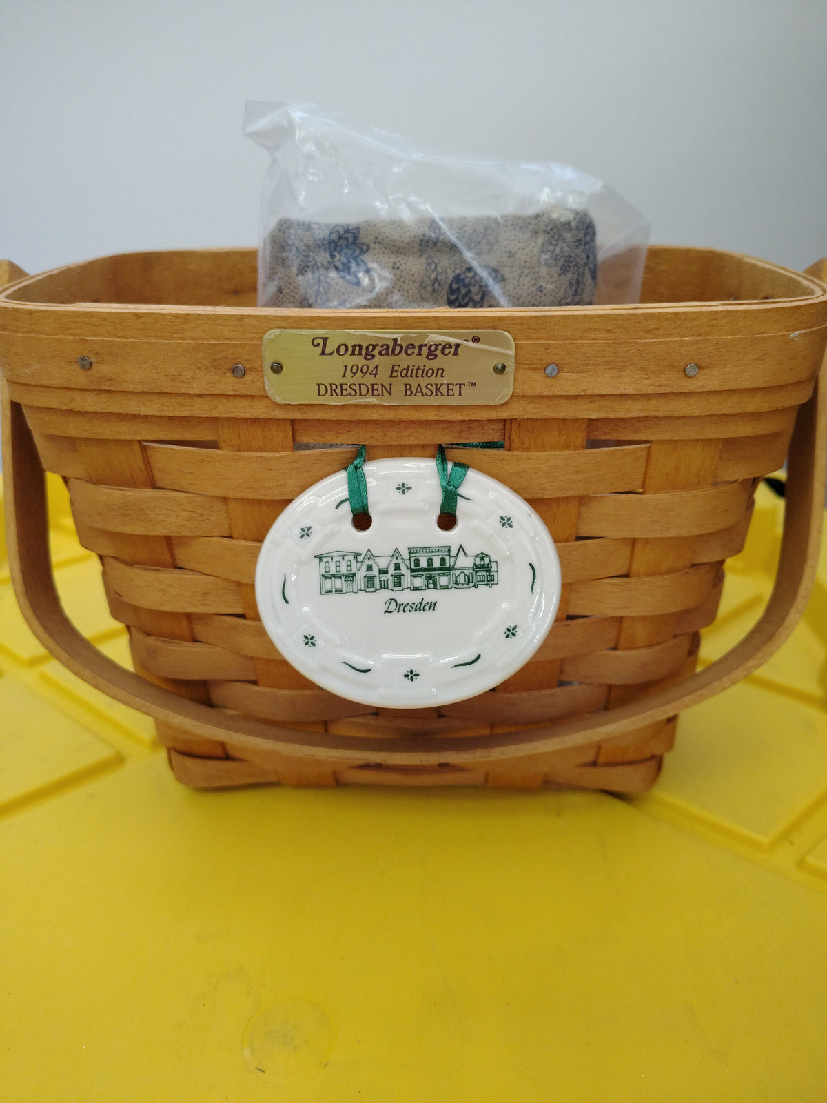 Longaberger Dresden basket with liner and tie on