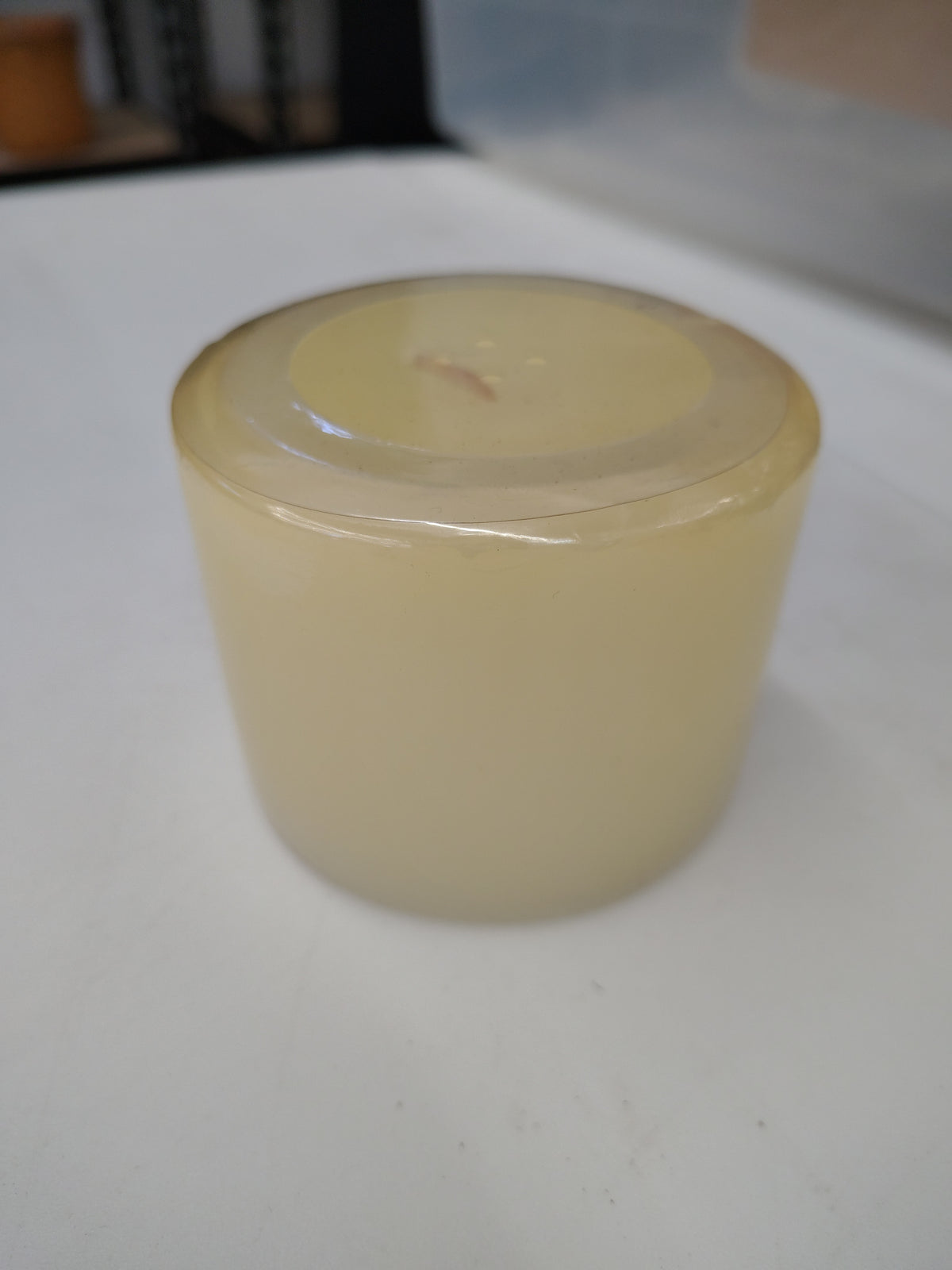 Longaberger pint size pillar candle in vanilla