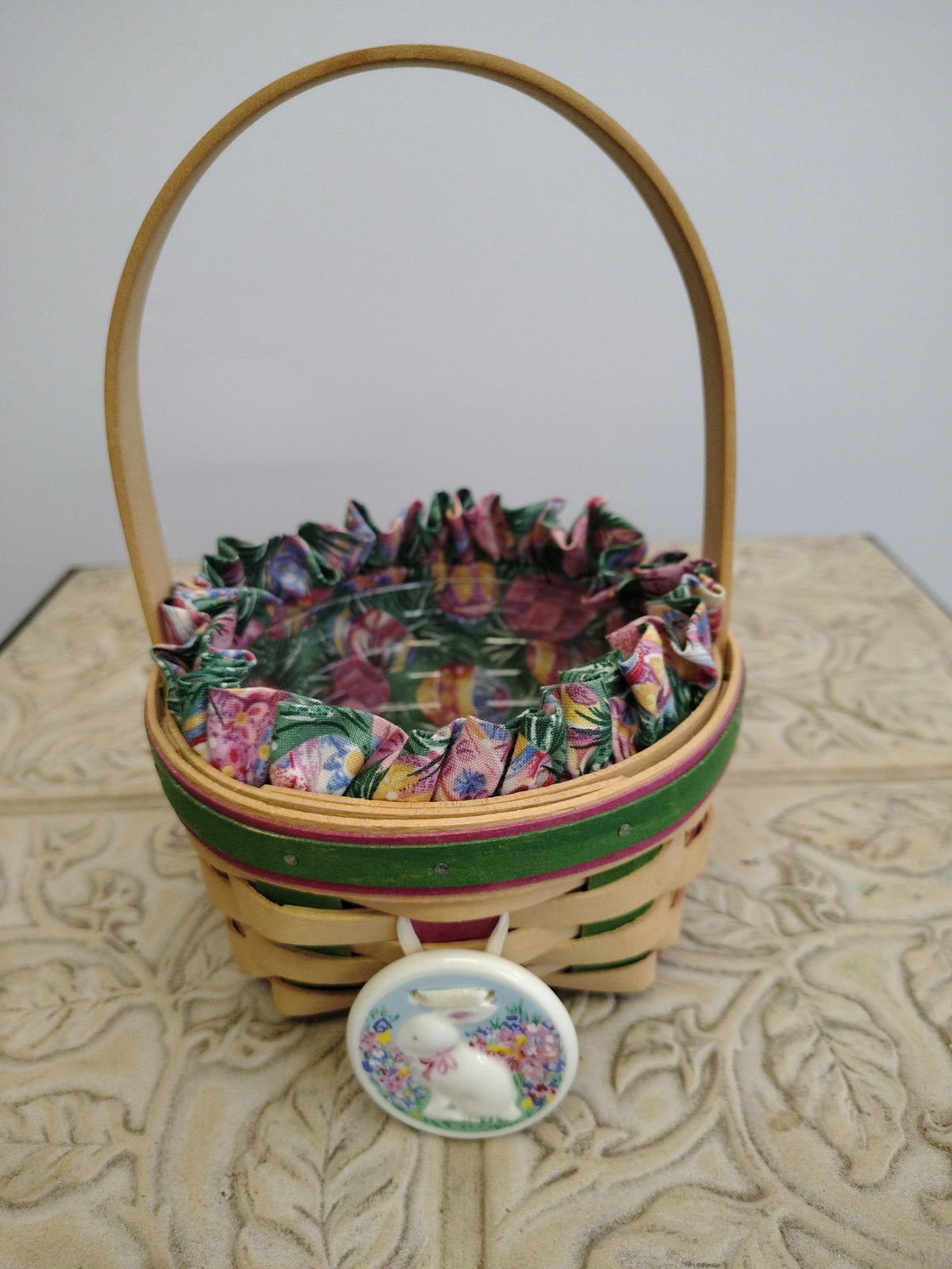 Longaberger 1999 Easter basket with liner, protector and tie on
