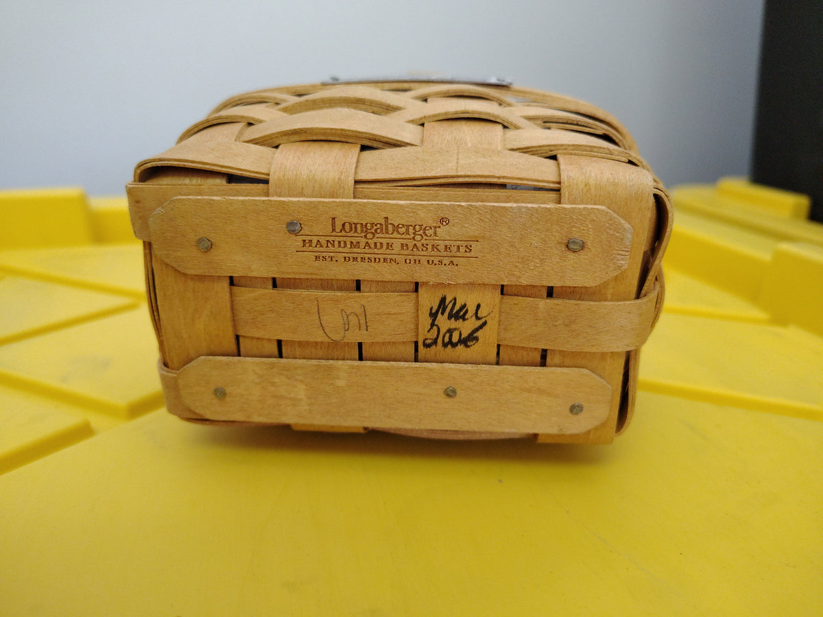 Longaberger Hostess Appreciation basket with protector