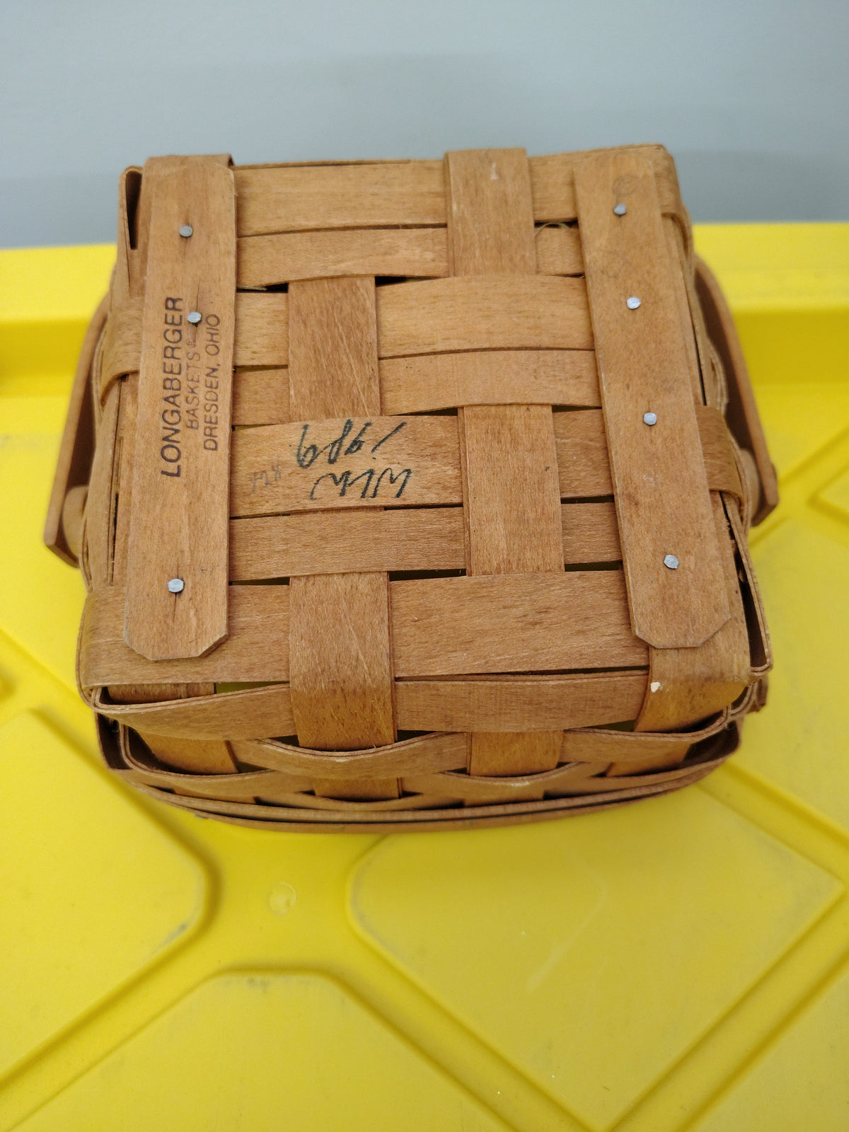 Longaberger small berry 1989 basket