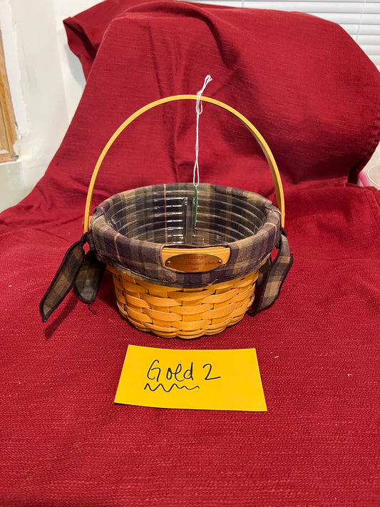 Longaberger 2002 woven memories basket with liner & protector