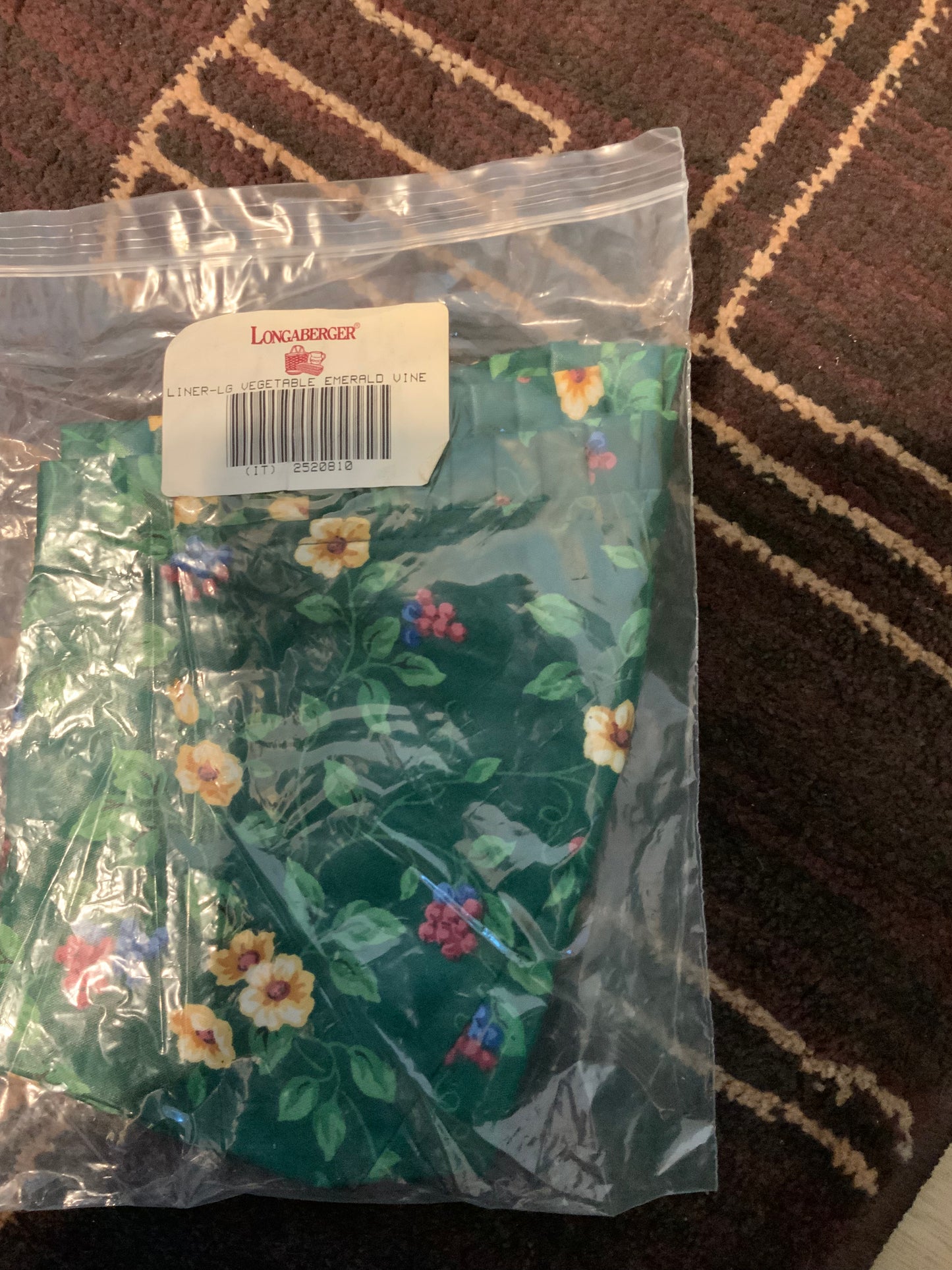 Longaberger large vegetable liner in emerald vine